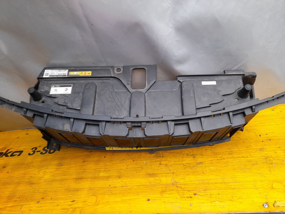 Грил решетка пежо 3008 2018/2022 г  Peugeot 3008