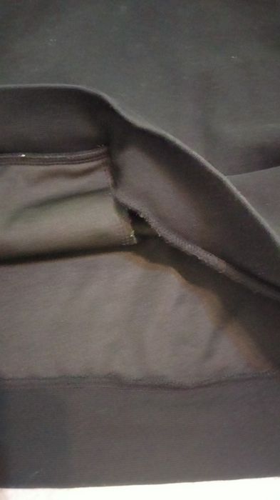 На подростка джинсы и худи