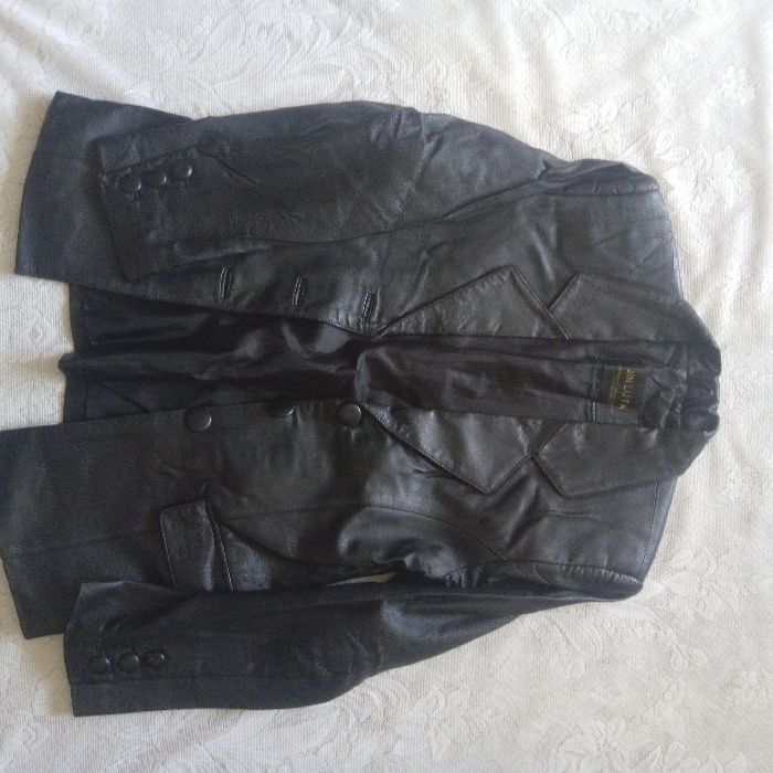 куртка-пуховик женская, плащ кожанный. Цены разные