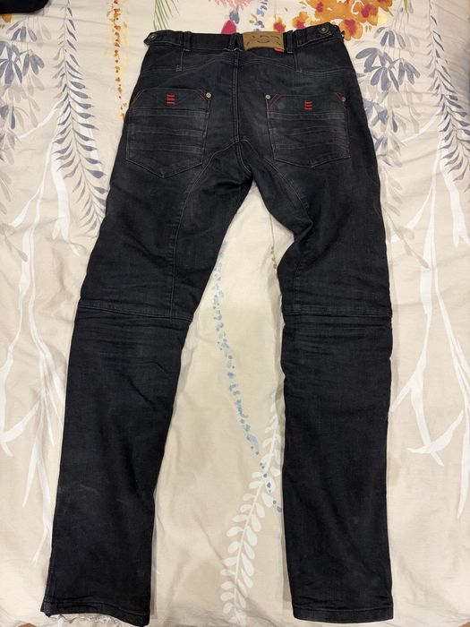 Мото екипировка - яке, дънки, каска и ръкавици