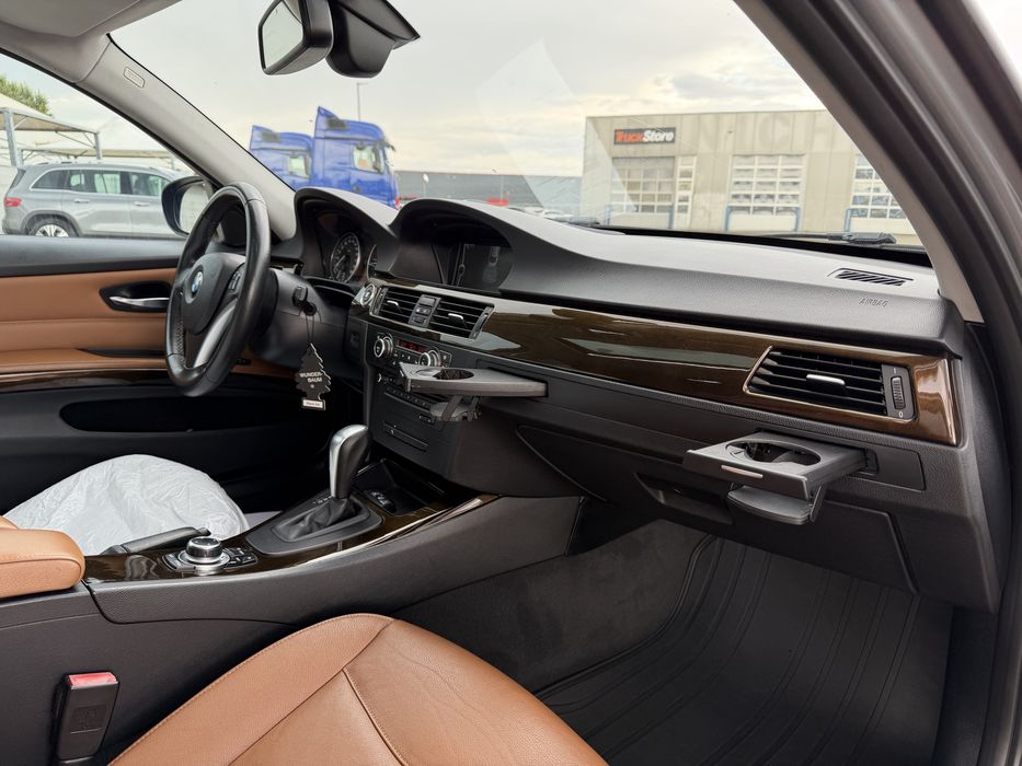 BMW 3 Series 2011 — imagine 5