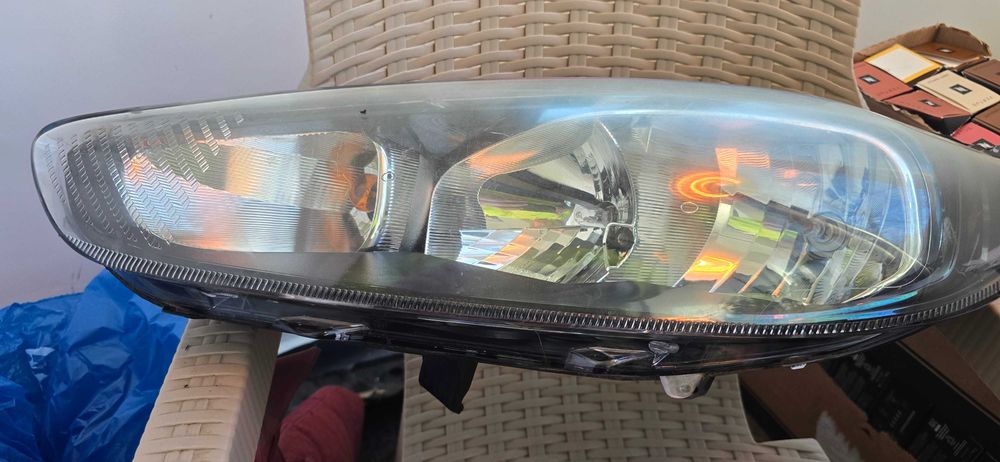 Far halogen Ford Fiesta VI 2015, partea stanga