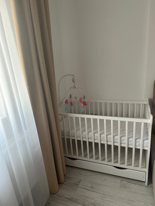 Patut din lemn masiv cu sertar, capac, bariera 120x60cm, Kidizi Isla