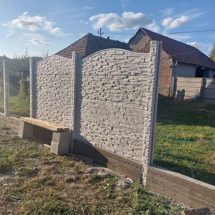 Placi de gard cu armatura de fier, ofer transport cu macara