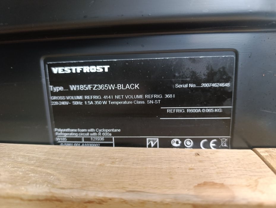 Хладилна витрина за вино Vestfrost