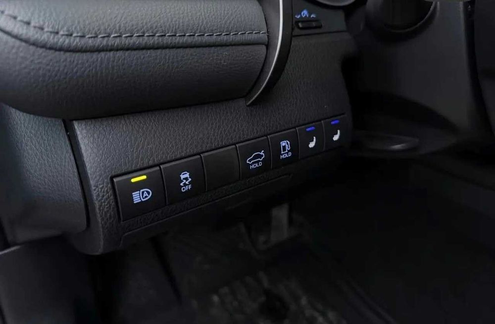 Toyota Camry 2021 — 6