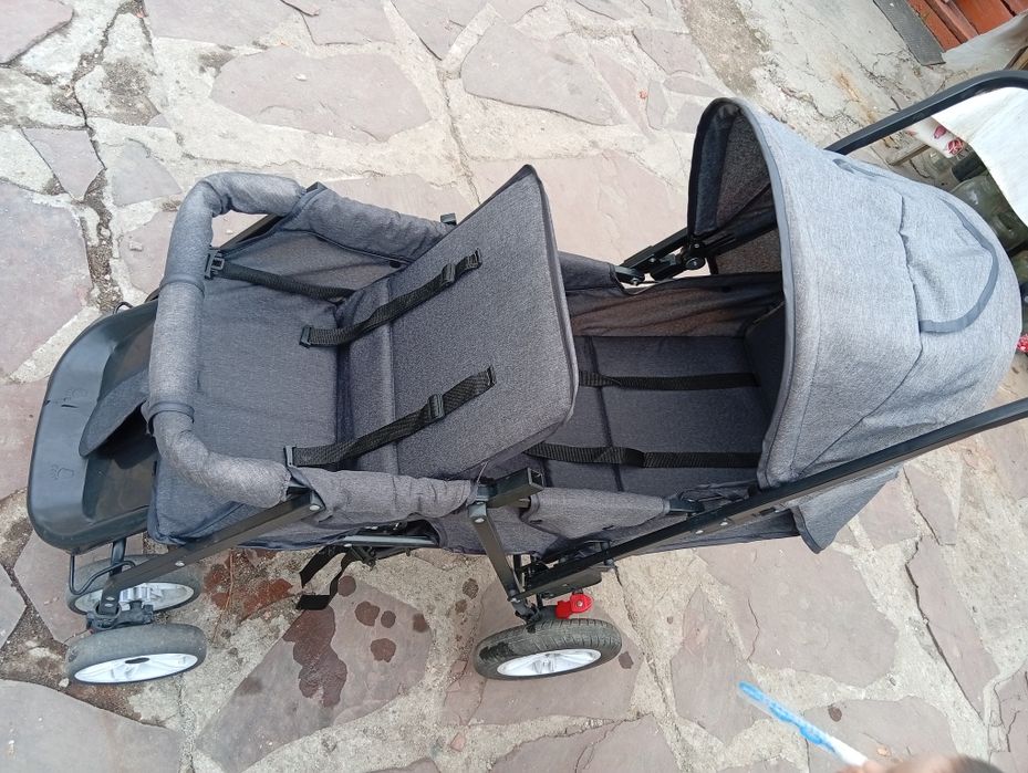 Коляска для двойни, погодок