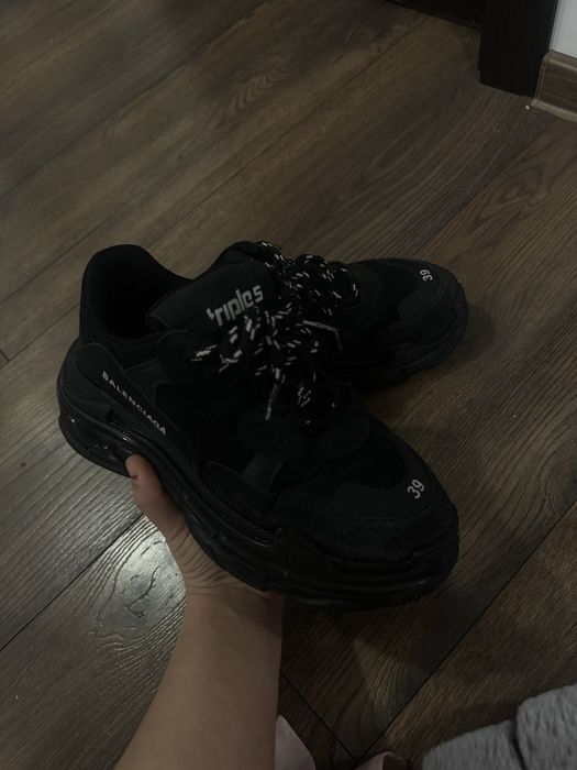 balenciaga triple s