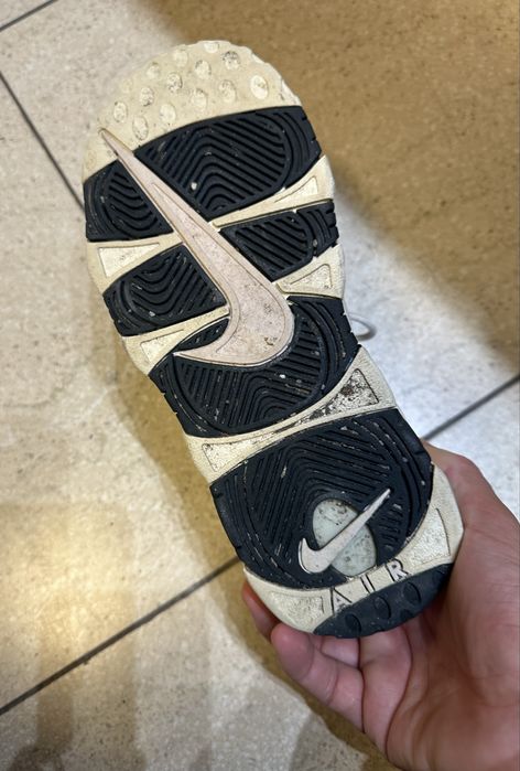 adidași Nike Air More Uptempo - Alb și Negru