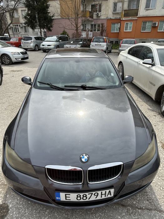 Продавам BMW 320D E90