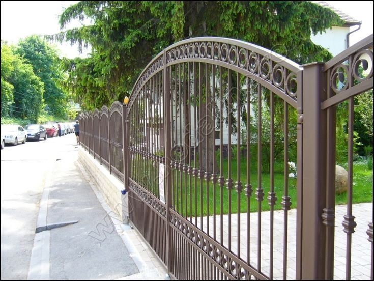 Vindem garduri și porți