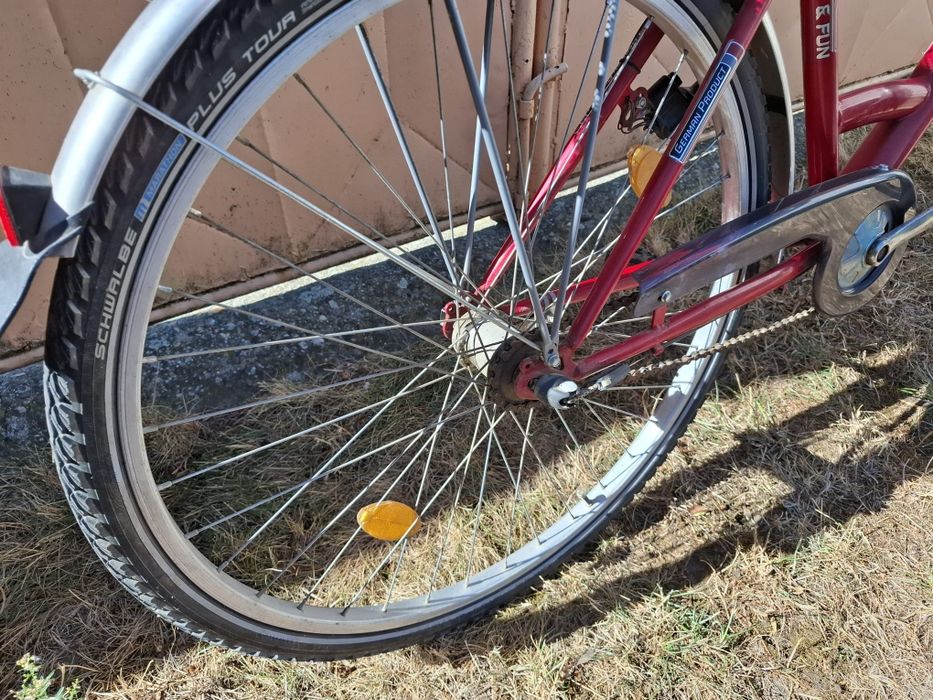 Bicicletă damă / oraș Ariston, cu coș cumpărături, cadru jos