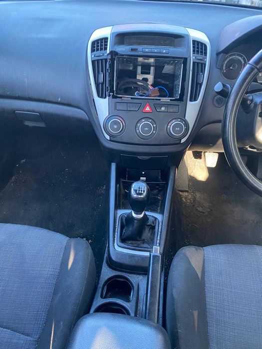 dezmembrez kia ceed 1.6 crdi cod motor D4FB/hayon kia ceed/capota kia