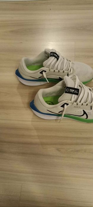 Маратонки найк         ,