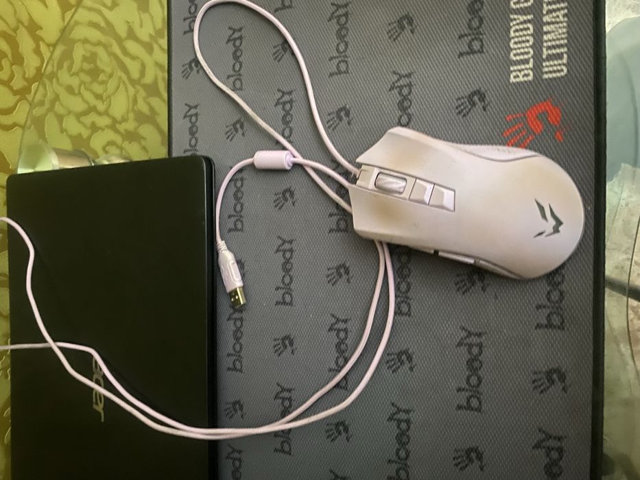 Продам мышку.