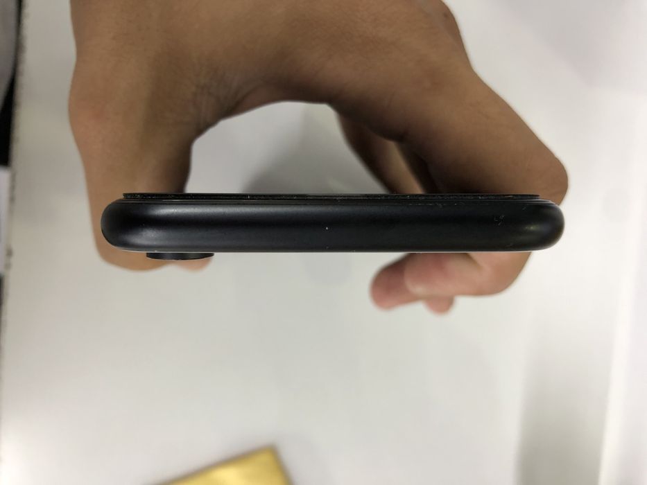 IPhone Xr. 128gb……….