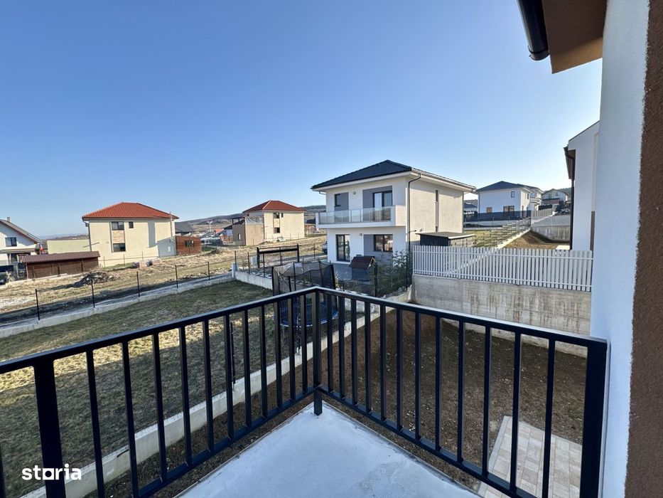 Casa cu garaj, 130 mp, 400 mp teren, CF disponibil, Chinteni