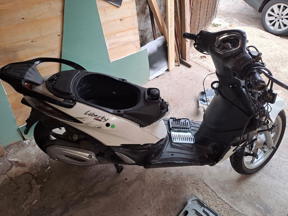 Скутер цял за части