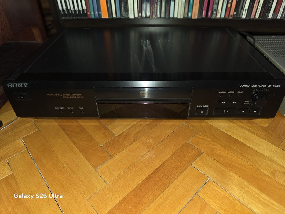 Cd player Sony model XE 200