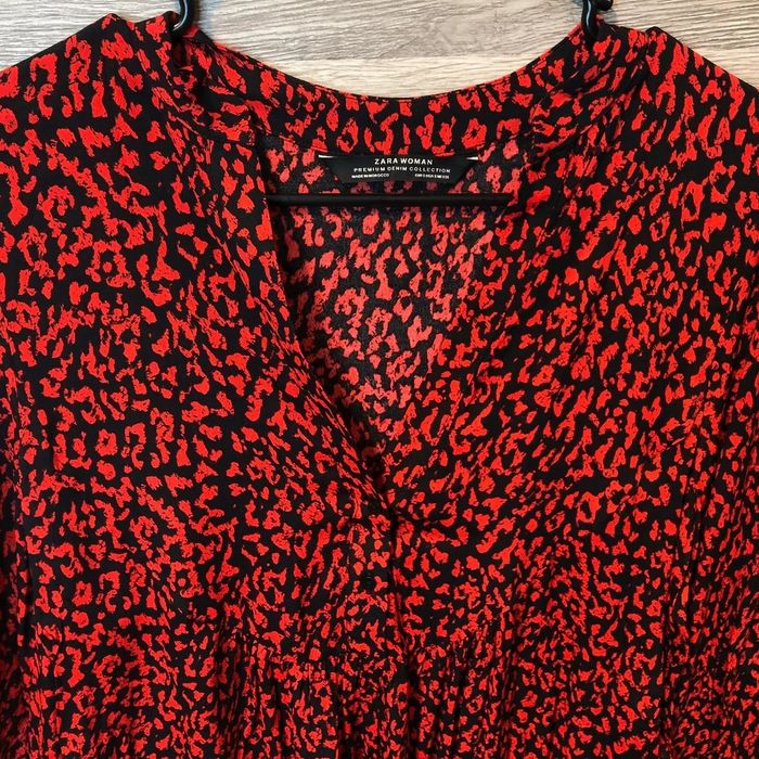 Женская блузка Zara Premium Denim с разрезом на шее и пуговицами