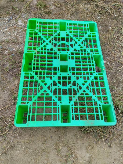 Продам палеты пластиковые перфорированные