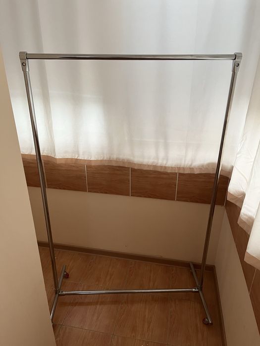 Стойка для одежды