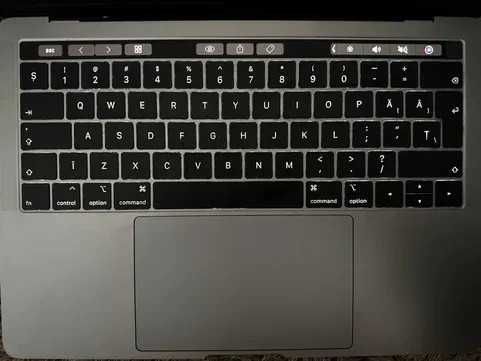 Macbook Pro Touchbar, 2018, 13", i5, 235gb SSD, 8GB Ram (NOU!)