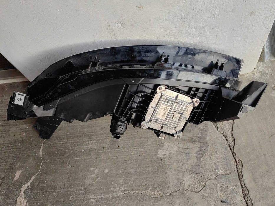 Фар Renault Megane E-Tech LED десен / Фар Рено Меган Оригинален