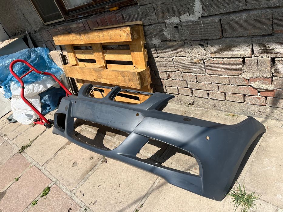 Предна М тех броня за BMW e90/91 facelift чисто нова.