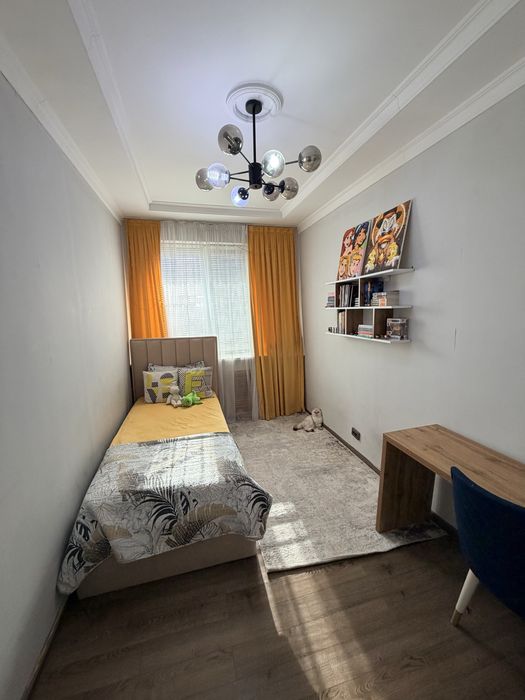 Чиланзар 7 квартал !!!3х комнтная квартира переделанна в 4х комнатнаю.