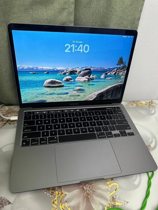 Apple MacBook 13 m2 pro 8/512 touch bar