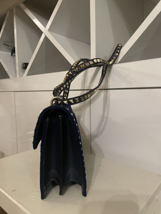 Елегантна чанта Valentino Garavani – Rockstud в перфектно състояние дв