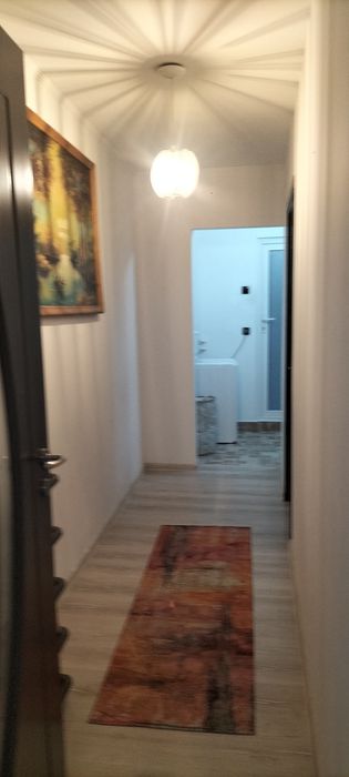 Închiriez apartament