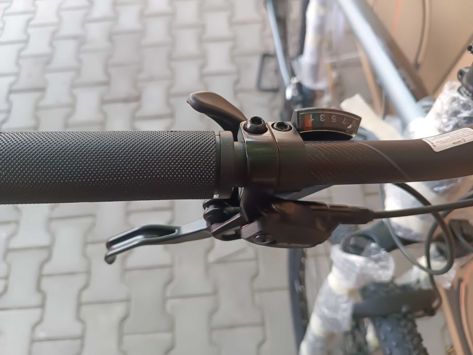 НОВ велосипед  27.5" Cross GRX 8