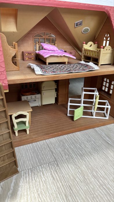 Домик Сильвиани / кукольный