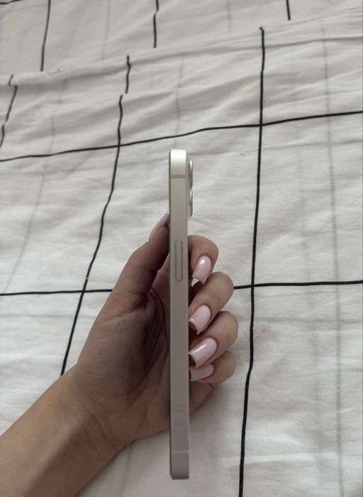 Продавам Iphone 13 128GB