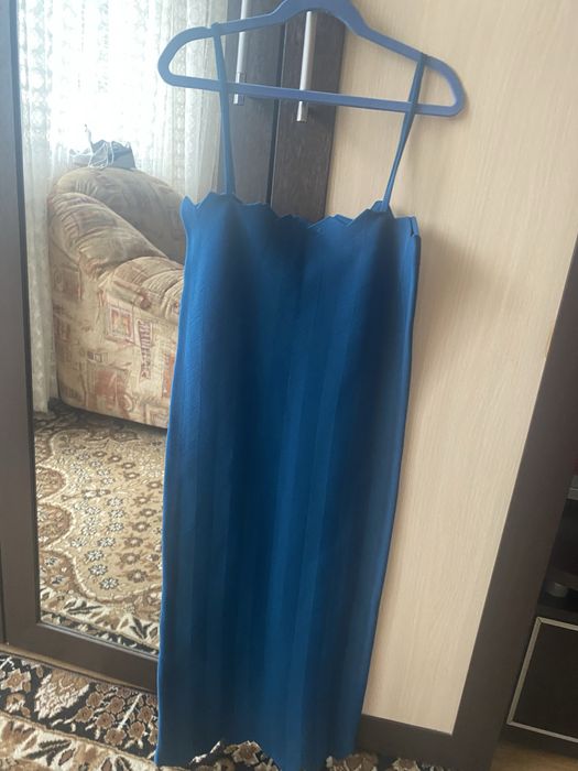 Чисто нова средно дълга синя рокля