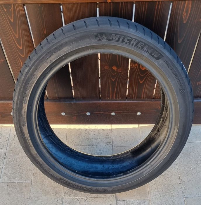 Vând set 4 anvelope de vară Michelin Pilot Sport 4 - 225/45 R19