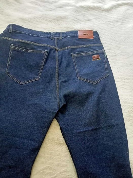 джинсы темно синие..