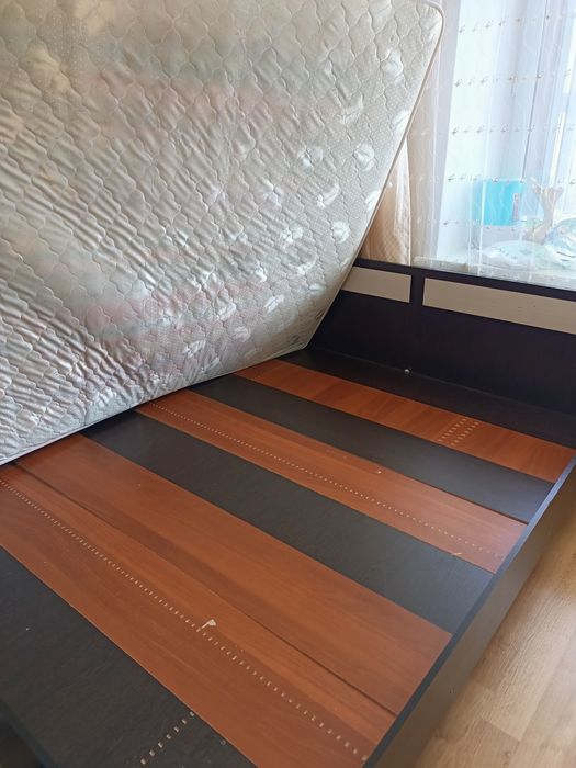 Кровать двуспальная