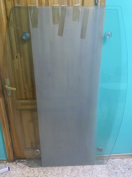 Продам стеклянный стол