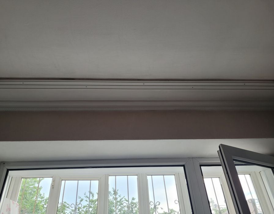 Продам трехрядный потолочный карниз