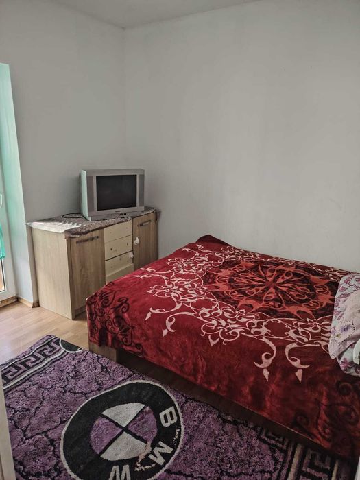 Închiriez apartament