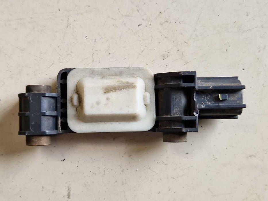 Senzor impact central Audi A4 B7 cod 8E0 959 651 A