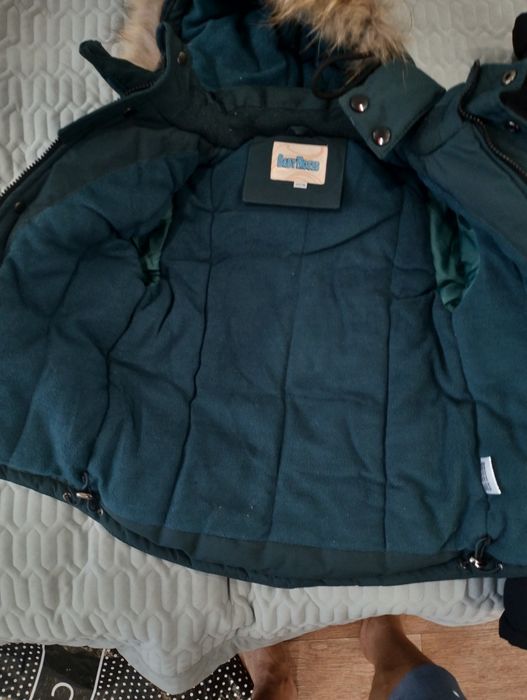 Продам Пуховик на 5-6 лет.