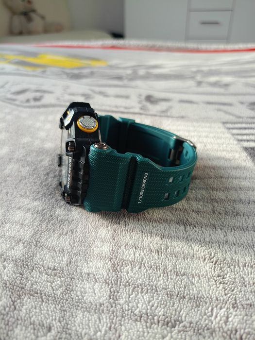 Vând ceas bărbătesc Smael funcționează doar afișajul electronic.