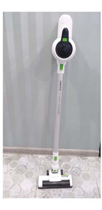 Продам вертикальный пылесос Redmond