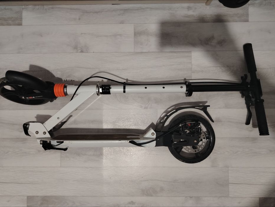 Самокат с тормозом