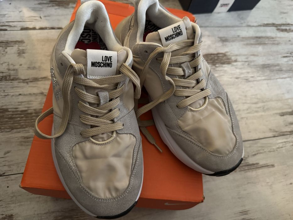 Кецове Love Moschino