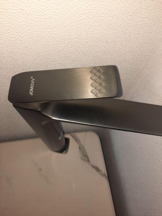 Высокий смеситель для раковины